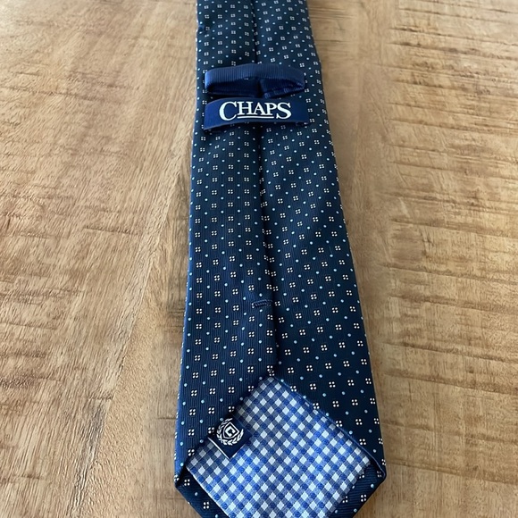 Mens CHAPS navy blue neck tie with print - Picture 2 of 4